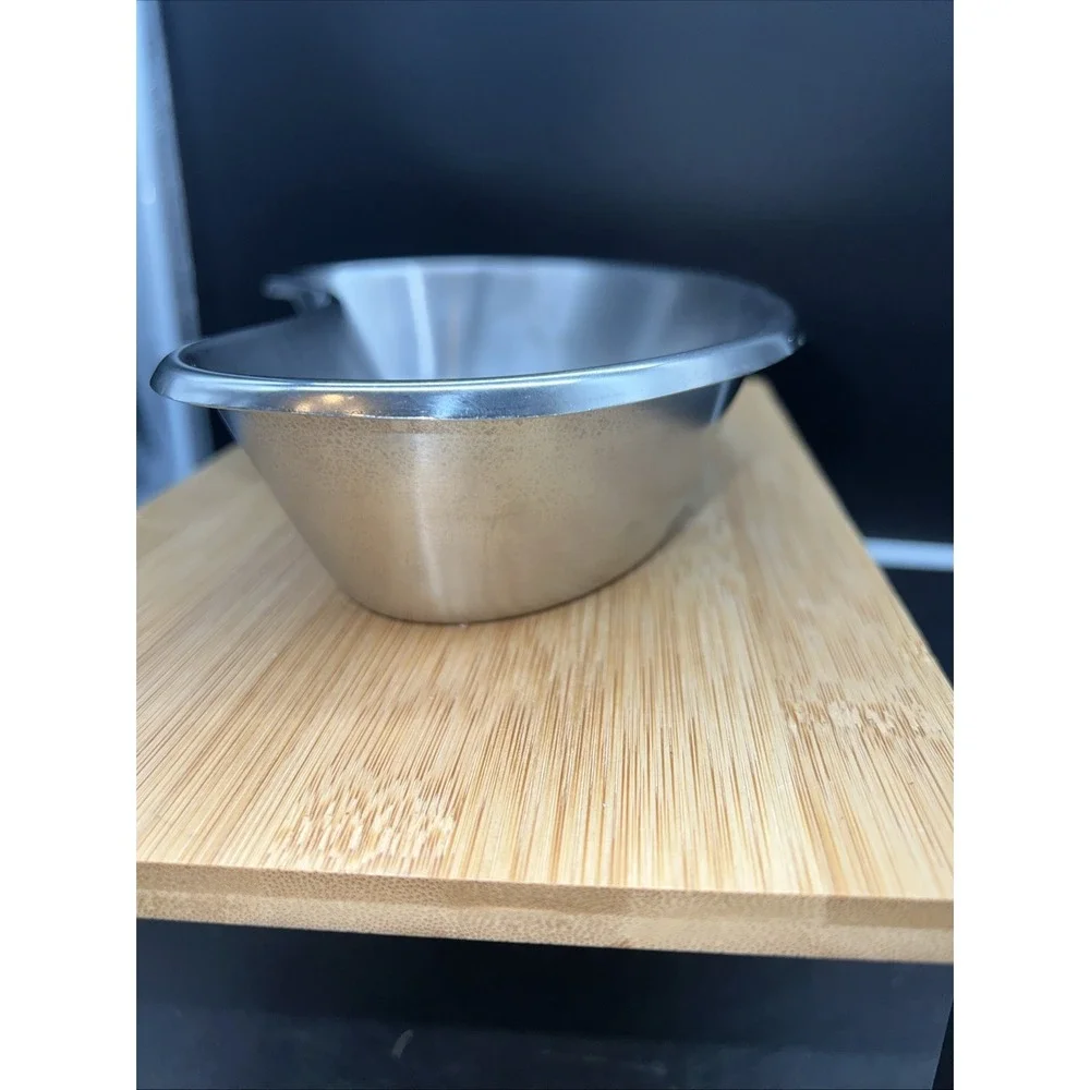 VOLLRATH Stainless Steel Emesis Basin Excellent Condition MG9860